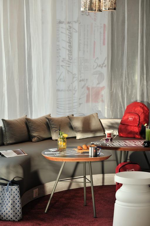 Hotel Ibis Casa Voyageurs 3*