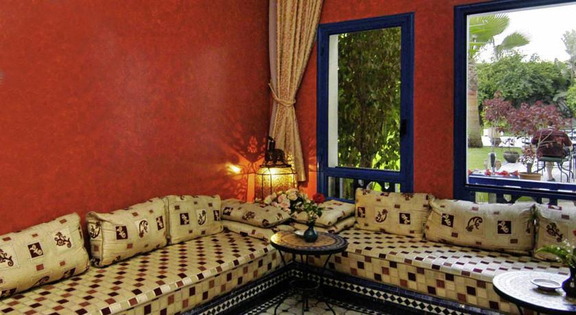 Hotel Ibis Casa Voyageurs 3*