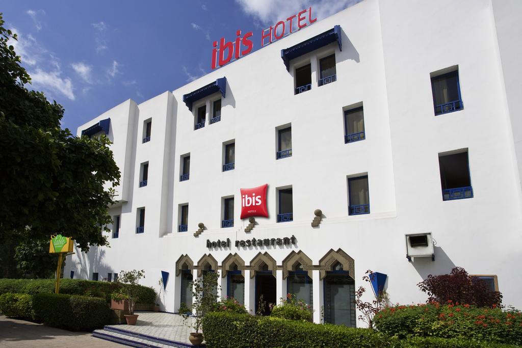 Hotel Ibis Casa Voyageurs 3*